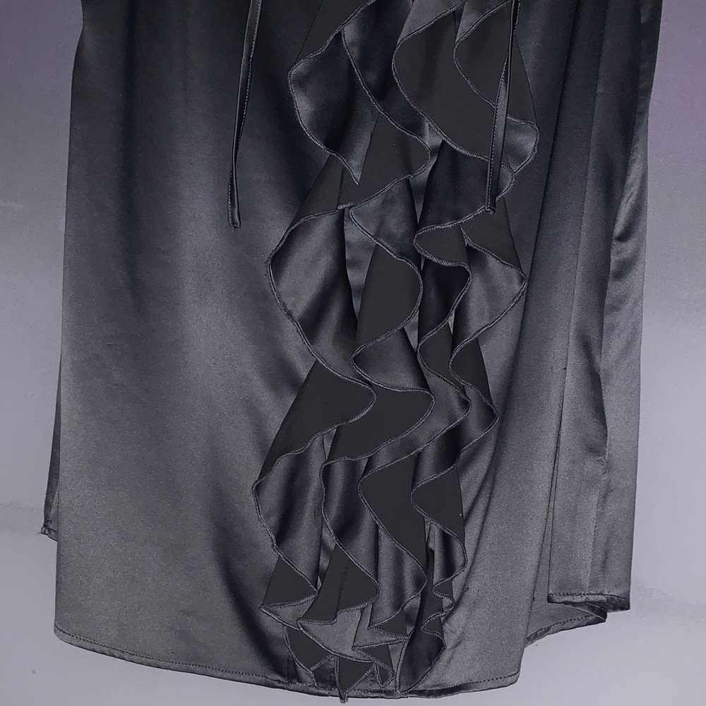 Gray Sleeveless Ruffle Top - Picture 5 of 10